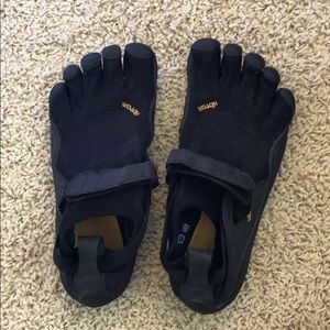 Vibram Five Fingers Woman’s shoe size 39
